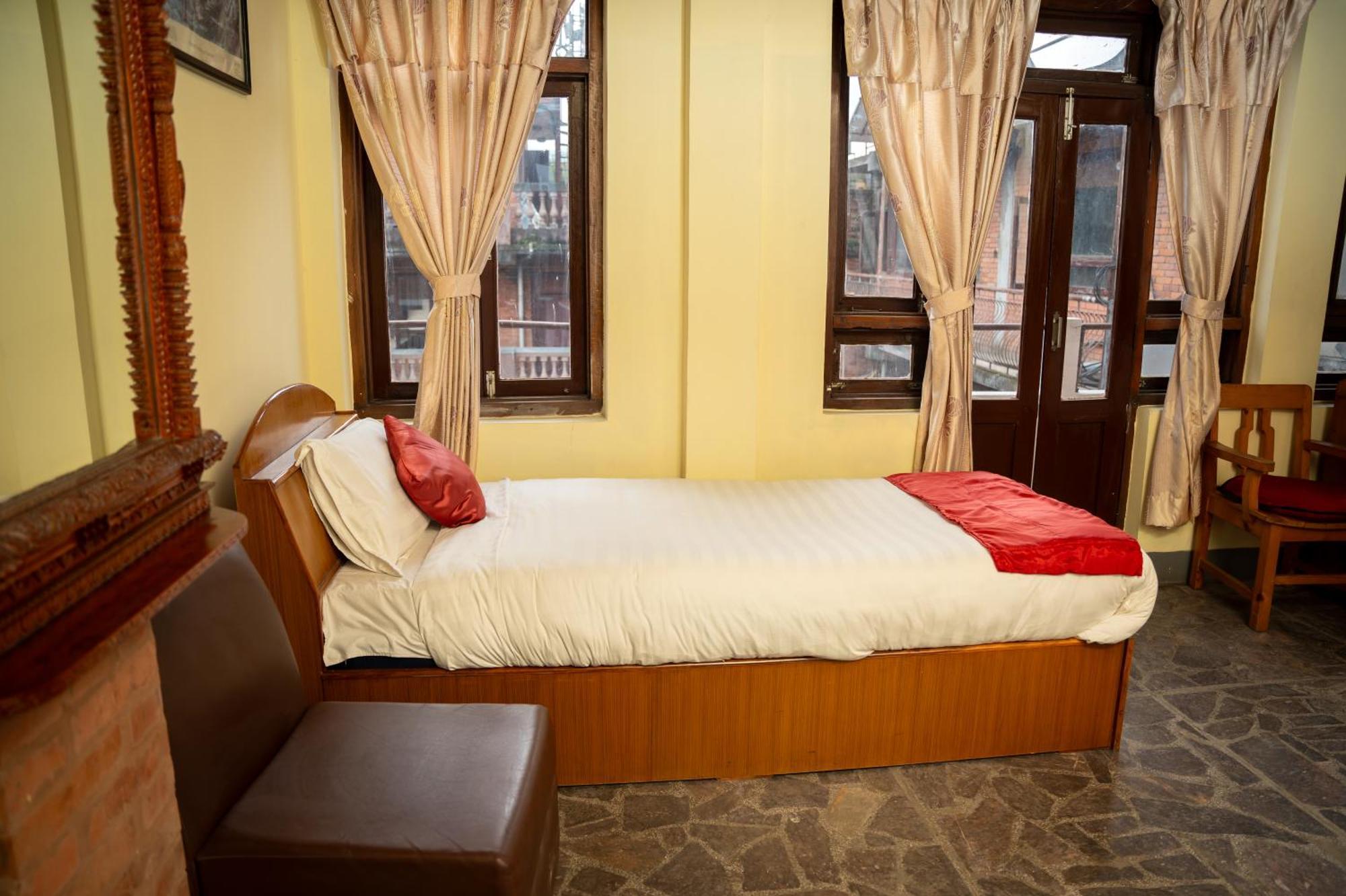 Golden Gate Guest House Bhaktapur Exterior photo